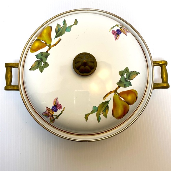 Vintage Tabletops Unlimited Enamel Fruit Pattern Pot w/Lid Brass Hardware - Picture 4 of 6